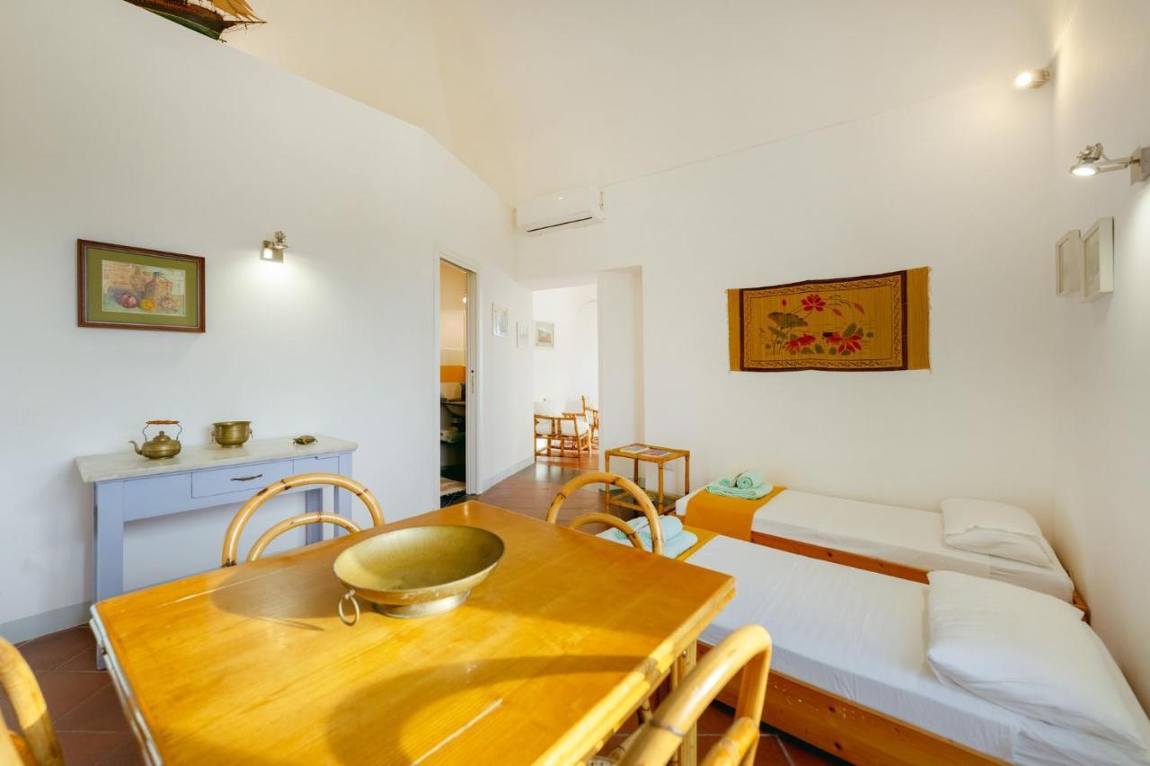 Апартаменты Torretta Corricella- Punta Pizzaco Прочида Экстерьер фото