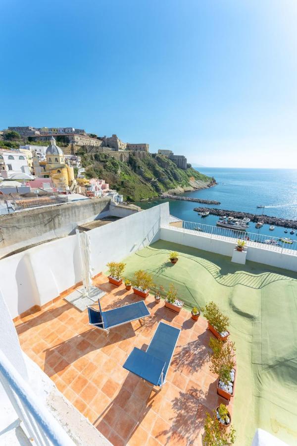 Апартаменты Torretta Corricella- Punta Pizzaco Прочида Экстерьер фото