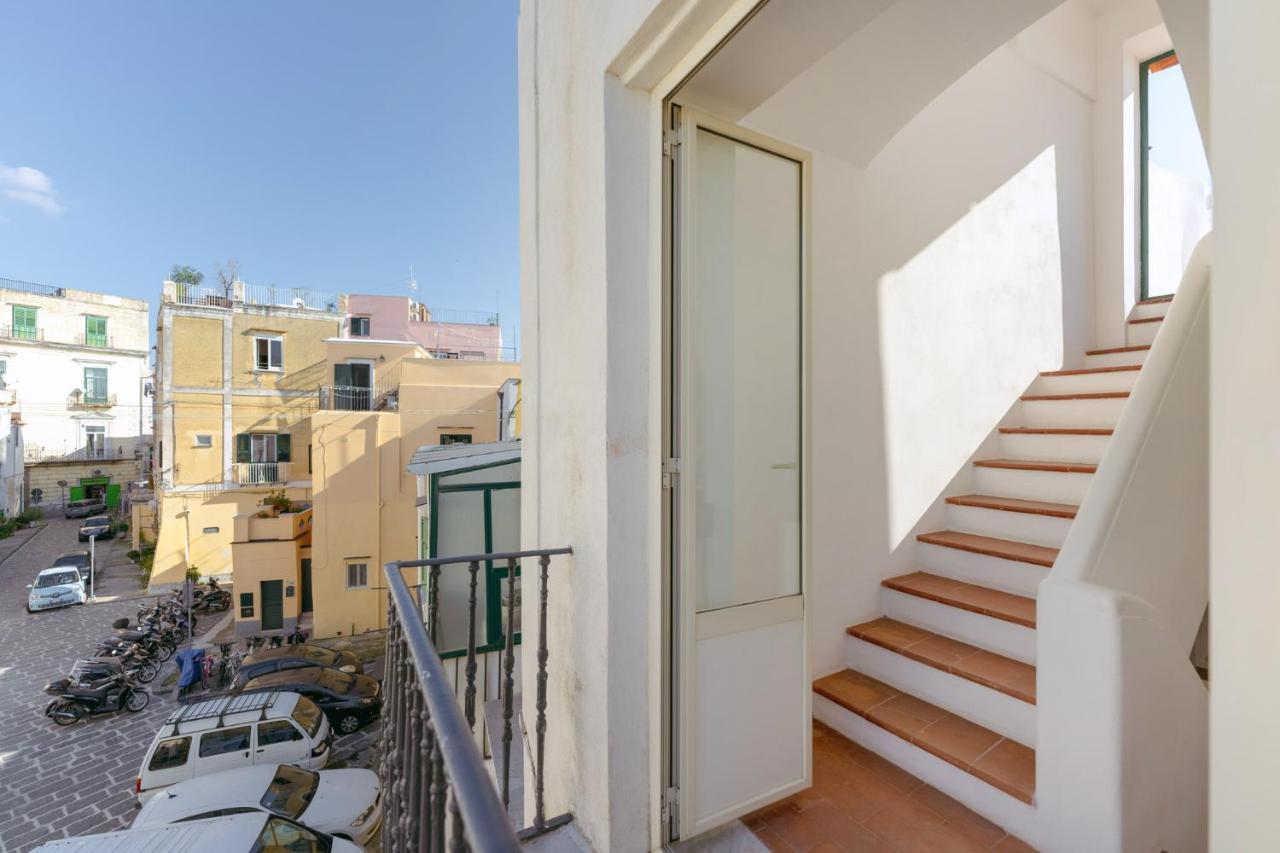 Апартаменты Torretta Corricella- Punta Pizzaco Прочида Экстерьер фото
