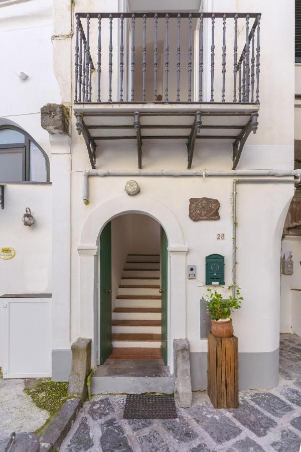 Апартаменты Torretta Corricella- Punta Pizzaco Прочида Экстерьер фото